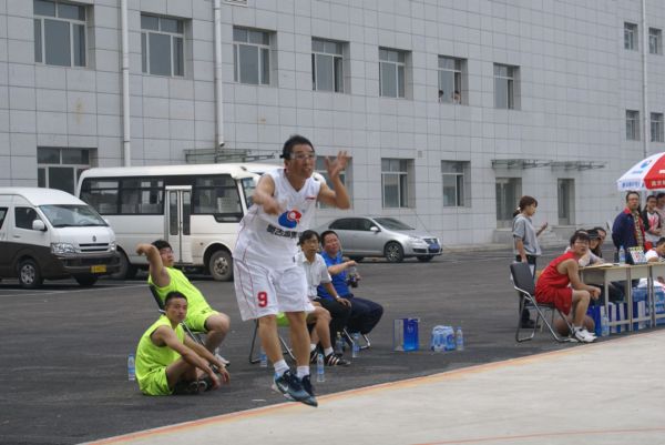 奧吉娜集團(tuán)取得沈陽開發(fā)區(qū)首屆職工籃球賽第一場勝利